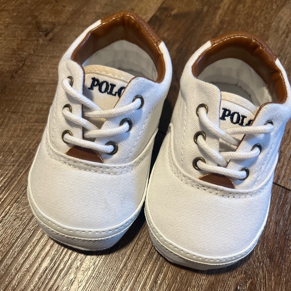 Baby’s Ralph Lauren sneakers - Picture 1 of 5